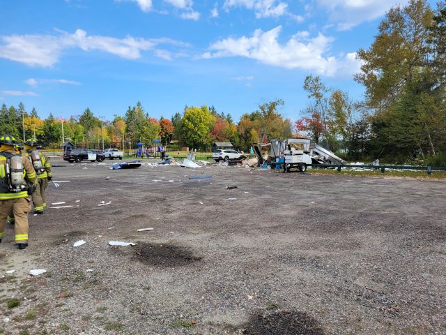 Gravenhurst starts clean up of park after food truck explosion