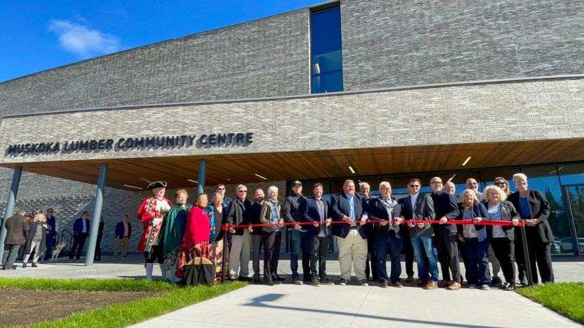 Bracebridge officially opens new community centre