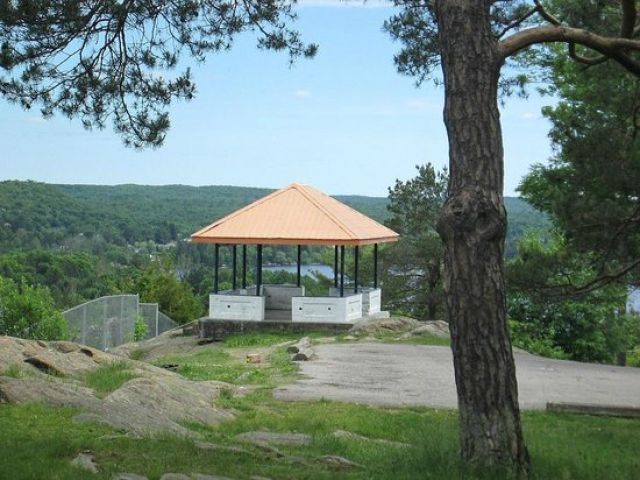 Lions Lookout closed next week while crews prune trees