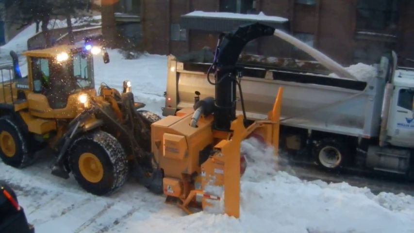 Bracebridge continuing to remove snow from downtown roads