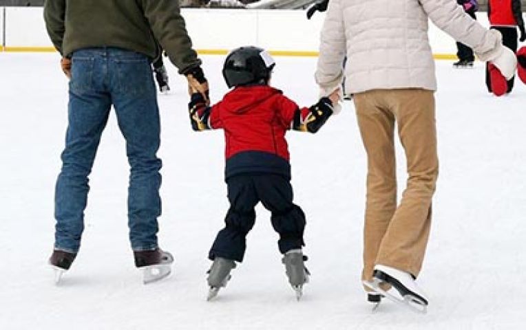 Outdoor skating rinks close across the region